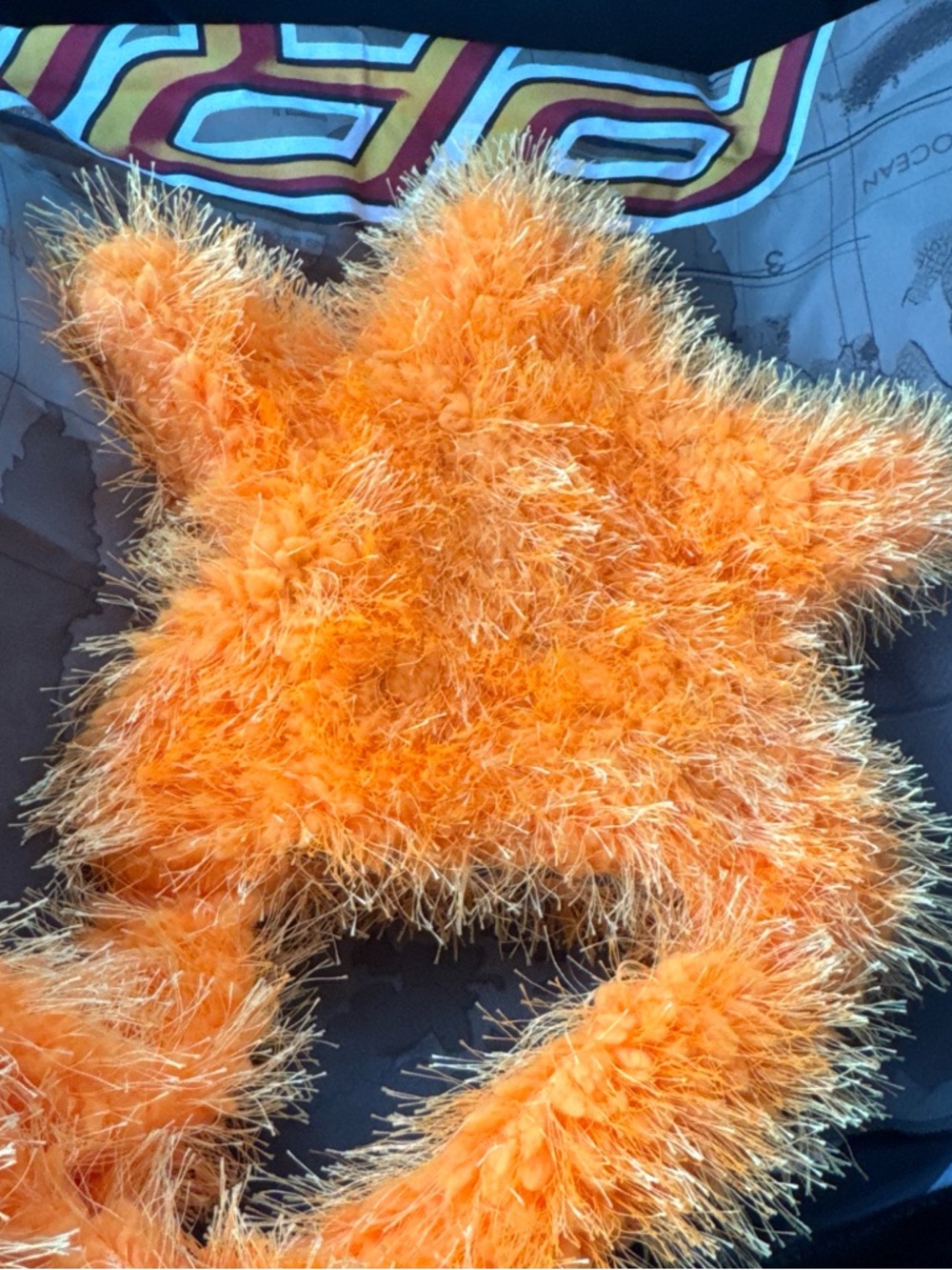 Fuzzy Star-Shaped Orange purse with crossbody drop15 inches - Picture 1 of 4